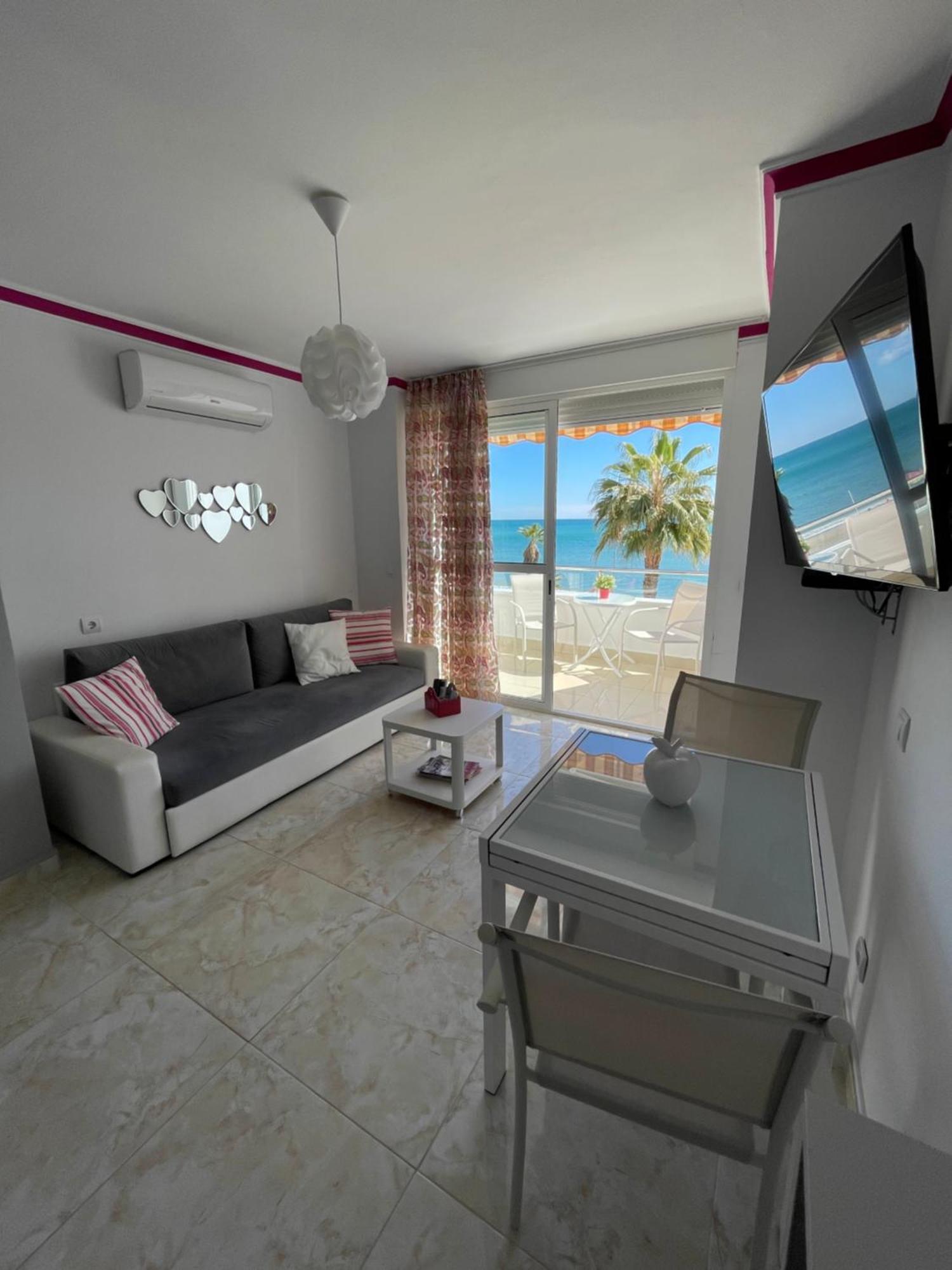 Roca Chica. Studio - First Line Beach Torremolinos Exteriör bild