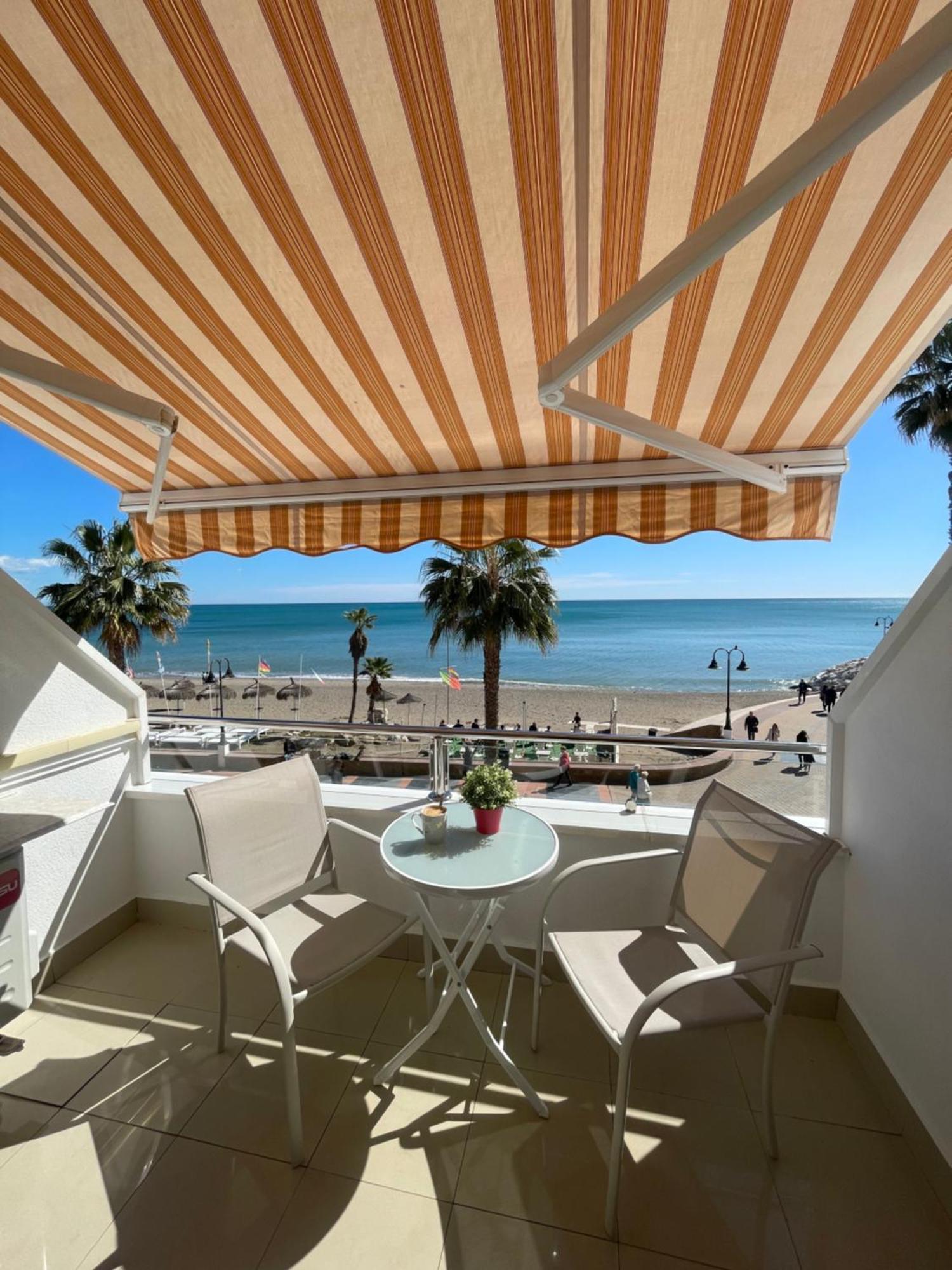 Roca Chica. Studio - First Line Beach Torremolinos Exteriör bild