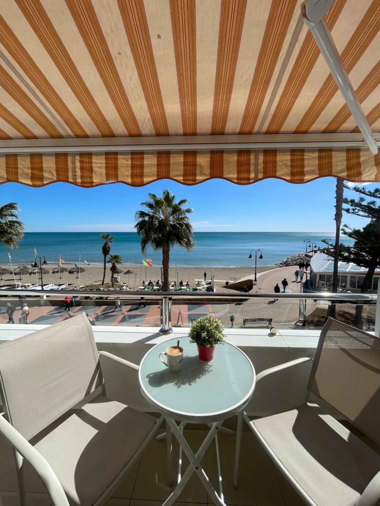 Roca Chica. Studio - First Line Beach Torremolinos Exteriör bild