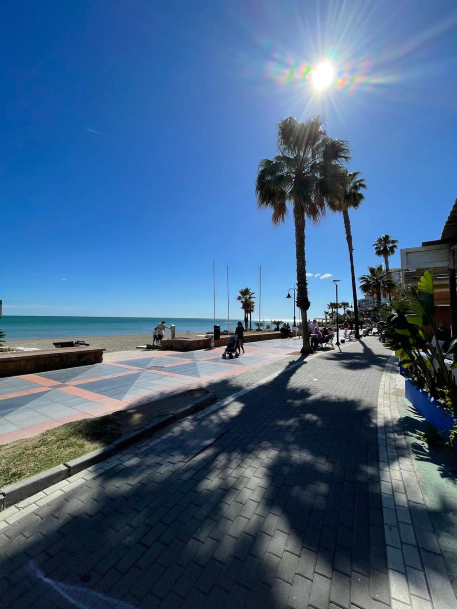 Roca Chica. Studio - First Line Beach Torremolinos Exteriör bild
